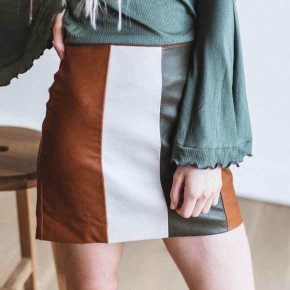 Meet me in Paris skirt -Striped leather-like skirt - Picture 5 of 5